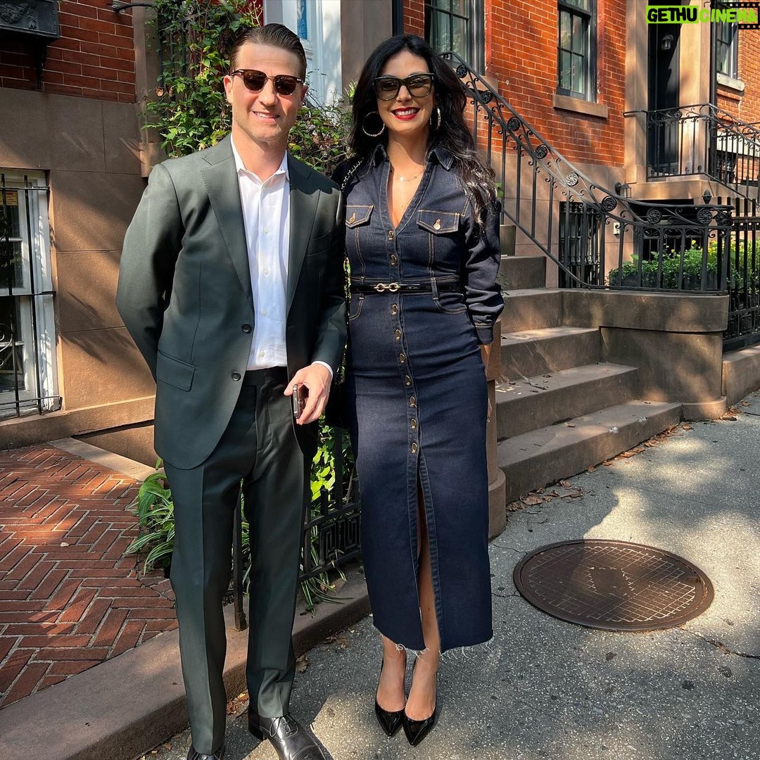 Morena Baccarin - 75.6K Likes - On a date with a NY Times best selling author. Congratulations baby! 😍 📕