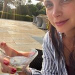 Morena Baccarin Instagram – Post work unwind.