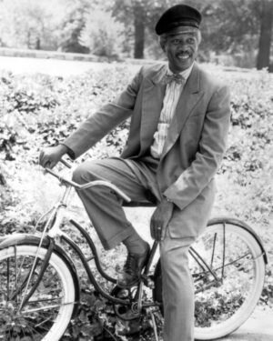 Morgan Freeman Instagram - “Boolie: What I need is for somebody to drive my mother around.
Hoke: Well, if you don't mind my asking, sir, how come she's not hiring for herself?” #DrivingMsDaisy #fbf