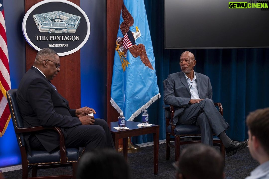 Morgan Freeman Instagram - @MorganFreeman and our team visited the Pentagon to discuss the Original Black Panthers, featured in our documentary, #761stTankBattalion. If you haven’t had a chance to watch yet, @History has an encore presentation on November 11th. 📷: @Politico @Deptofdefense