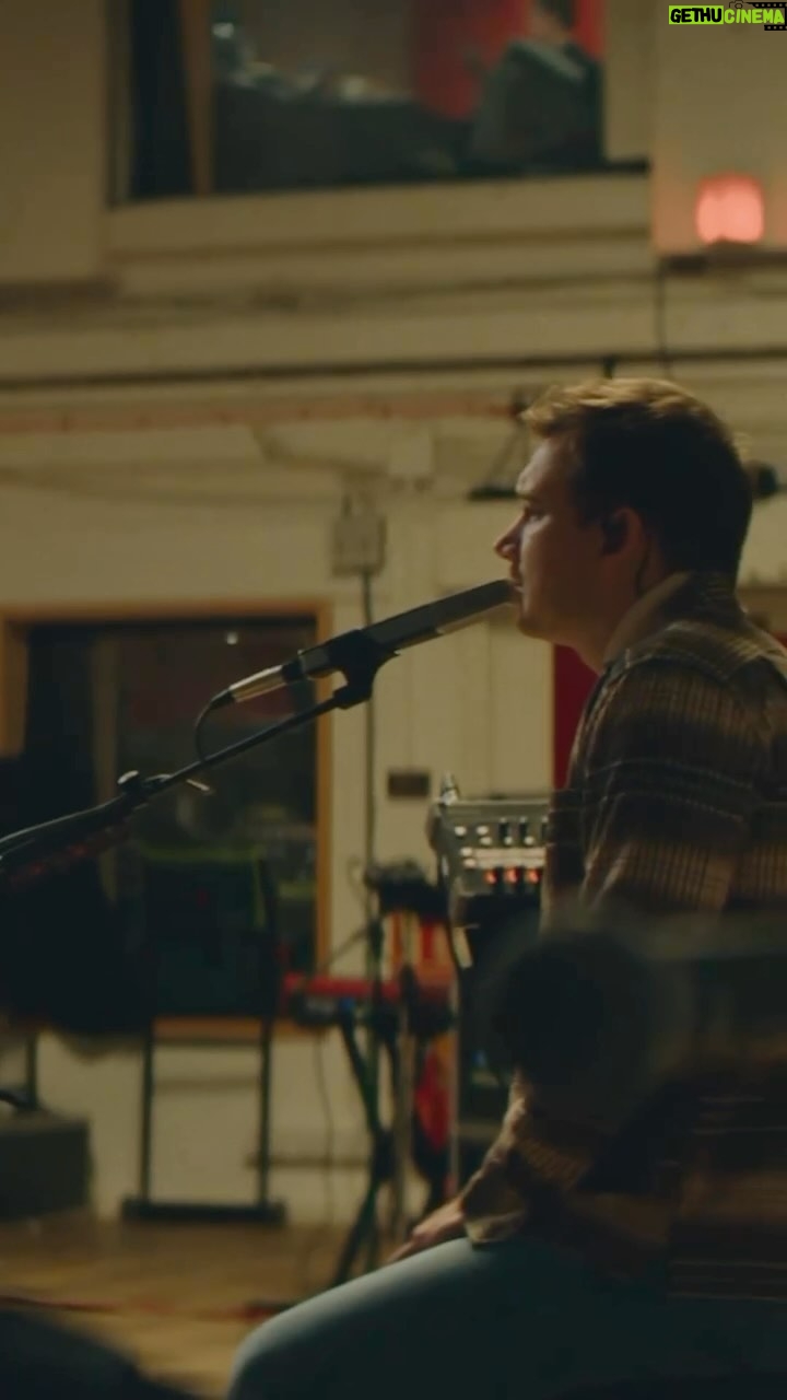 Morgan Wallen Instagram - Recorded a new song, some favorites, and a cover with my band in London at @abbeyroadstudios - you can find them on my YouTube now! Abbey Road Studios