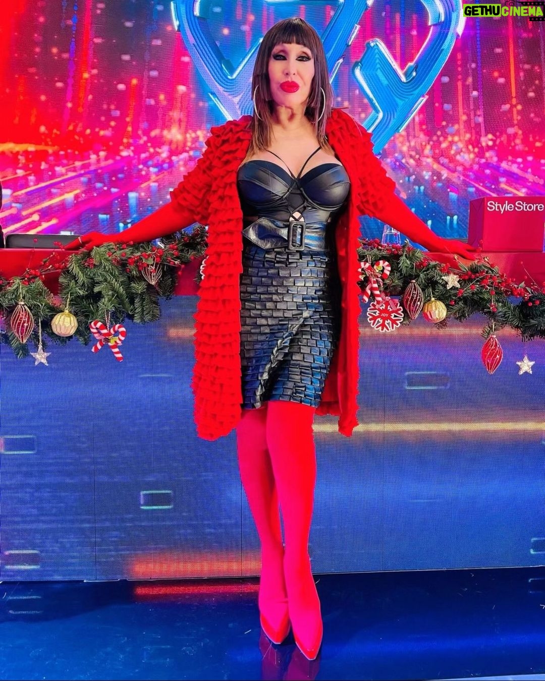 Moria Casán Instagram - Look: @maureenedinar Botas: @lucianomarraok Make Up, Hair Style e Imágen: @galosottovip Prensa: @maxi_cardaci @cardacinoe