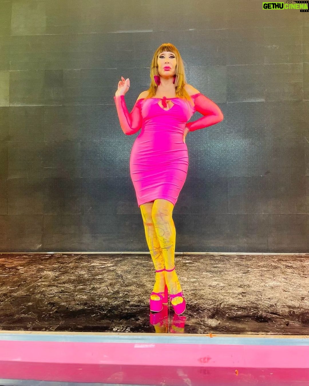 Moria Casán Instagram - Look: @danielcapri1978 Sandalias: @cavallimiaok Make Up, Hair Style e Imágen: @galosottovip Prensa: @maxi_cardaci @cardacinoe
