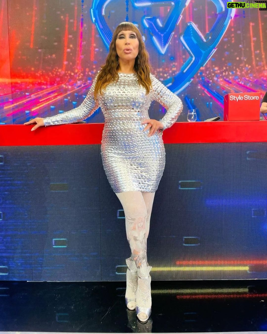 Moria Casán Instagram - Look: @ropa__bellaok Make Up, Hair Style e Imágen: @galosottovip Prensa: @maxi_cardaci @cardacinoe