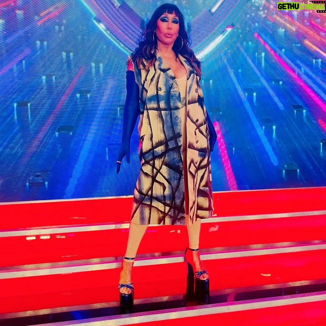 Moria Casán Instagram - Total look: @brunoherrera______ @p0seso Zapatos: @cavallimiaok Make up, Hair Style e Imágen: @galosottovip Prensa: @maxi_cardaci @cardacinoe