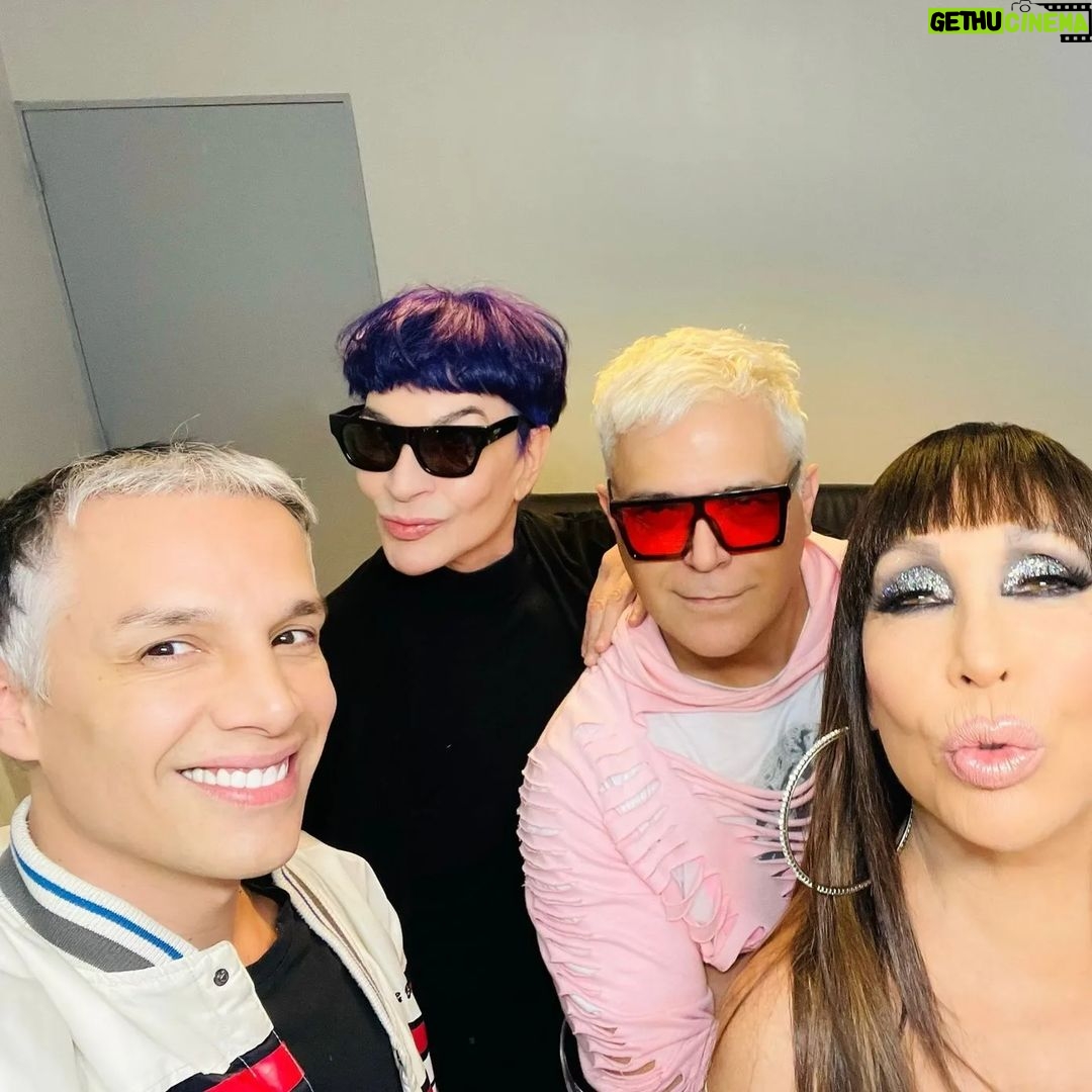 Moria Casán Instagram - Total look: @danielcapri1978 Make up: @pontledesmamakeup Hair Style e Imágen: @galosottovip Prensa: @maxi_cardaci @cardacinoe