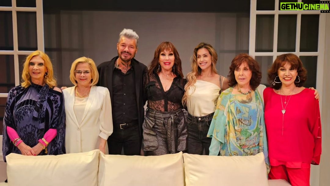 Moria Casán Instagram - Repost @maxi_cardaci 📢 Así termina esta temporada 32 de @brujas2023ok 🧹 en #MultitabarisComafi que vuelve el 3 de Enero de 2024!!! GRACIAS PUBLICO!!! GRACIAS INFITINITAS @marcelotinelli @milett @elchatoprada @hoppefede por acompañarnos y por todo lo que se vivió post función!!! LAS ESCOBAS CONCORDE MAS ANGELADAS QUE NUNCA!!! 👏🏻👏🏻👏🏻💥💥💥❤️❤️❤️ 🧹@thelmabiral008 🧹@noracarpena_ok 🧹@moria_laone 🧹@gra.dufau 🧹@marialealok 🧹@sanmihanovich (en las funciones que no realice Dufau) LA OBRA MAS VISTA en la HISTORIA del TEATRO ARGENTINO!!! Localidades en venta: @plateanet @multiteatro @cardacinoe @adrianbazproducciones @tomas.rottemberg @fer.baier @galosottovip @danielcapri1978