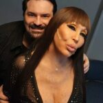 Moria Casán Instagram - Repodt @maxi_cardaci Con mi mega ONE @moria_laone pre mesaza!!! 💋 #MomentosUnicosSiempre 💕