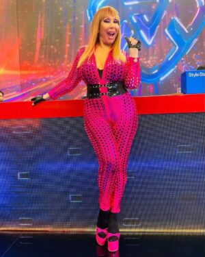 Moria Casán Instagram - Total look: @ropa__bellaok
Sandalias: @cavallimiaok
Hair Style, Make Up e Imágen: @galosottovip
Prensa: @maxi_cardaci @cardacinoe