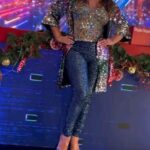 Moria Casán Instagram – Look: @ropa__bellaok
Anteojos: @2margaritasok
Sandalias: @cavallimiaok
Hair Style, Make Up e Imágen: @socastiglione
Prensa: @maxi_cardaci @cardacinoe