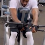 Morris Chestnut Instagram - Push through the pain. #weekendworkout #burnoutsessions