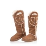 Morris Chestnut Instagram – 100% CHESTNUT🌰Chestnut TALL BOOTS + shopping bags dropping TOMORROW! UGGTOBER 26 NOON ET 

🛒 TELFAR.NET OCTOBER 26 NOON ET
☁️ TELFAR x @UGG 

📷 @roeethridge 
Styling @avenagallagher 
Hair @jawaraw 
Makeup @raisaflowers 
Set design @andyharman