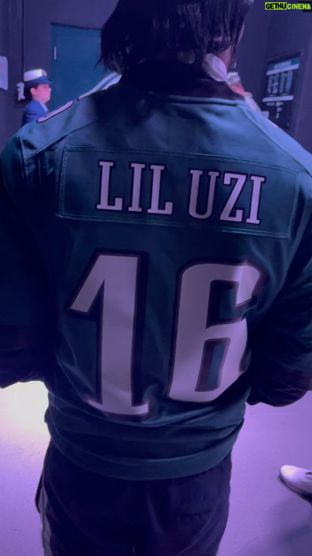 Morris Chestnut Instagram - FLY EAGLES FLY! LETβS GO! #LILUZI #Eagles π¦
π¦
π¦
π¦
π¦
π¦
π¦