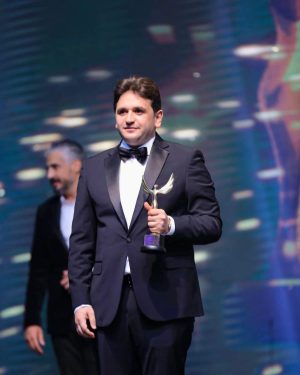مصطفى خاطر Instagram - الحمد لله جائزه الجمهور عن مسلسل البيت بيتي 
شكرا مهرجان الفضائيات العربيه 🤵🏻‍♂️🏆