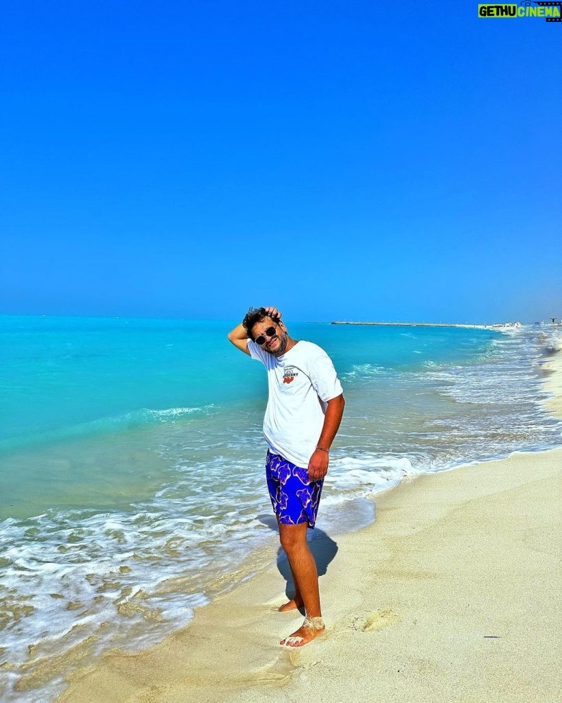 Mostafa Khater Instagram - Summer vibes 😎⛱️