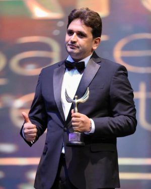 مصطفى خاطر Instagram - الحمد لله جائزه الجمهور عن مسلسل البيت بيتي 
شكرا مهرجان الفضائيات العربيه 🤵🏻‍♂️🏆
