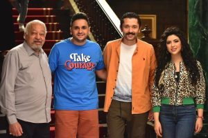 مصطفى خاطر Instagram - بعد انتهاء عرض حلقات مسلسل #البيت_بيتي علي منصة #شاهد 📺
 حابب اشكر كل طاقم العمل اولا وعلي رأسهم المخرج الكبير خالد مرعي وكل كرو الاخراج 🎬
ثانيا احمد عبدالوهاب و كيمز المؤلفين الجامدين قوي قوي ✒️ ومدير التصوير هيثم حسني واحمد يوسف 
 مودي الامام في الموسيقى التصويرية ديكور حمدي عبدالرحمن 
والشكر لشركه ماشا للانتاج الفني امير شوقي
ليليان سالم 
منتج فني نبيل صبحي 
محمد رضا  ياسر صبحي
ثالثا بقي حابب اشكر كل زمايلي اللي شاركوني في العمل كريم محمود عبدالعزيز وميرنا جميل و محمد محمود عبدالعزيز و محمود حافظ و اوتاكا و سليمان عيد و عابد عنان سامي مغاوري وصبري عبدالمنعم وياسر علي ماهر و علا رامي وياسر الطوبجي ومي القاضي و ايمان الشريف وياسمين داوود و نشوي عبدالرحيم و عبير فاروق وعفاف مصطفي و عبدالرحمن حسن وخلود ياسر والاطفال هنا زهران ومحمد صابر و اياد عمرو والطفل الرضيع يوسف ابراهيم 
 وكل الرجاله اللي ورا الكاميرا واحد واحد حقيقي اتشرفت بالشغل معاكم ❤️😍
شكرا ليكم كلكم بجد النجاح ده بتاعكم انتم ❤️وفي النهايه احب اشكر شاهد الاصليه 
كارما وعلي غلموش