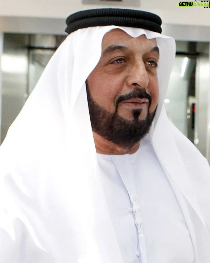 Mostafa Khater Instagram - خالص التعازي لشعب الامارات الشقيق في وفاة الشيخ #خليفة_بن_زايد .. رحمه الله والهم اهله و الشعب الاماراتي الشقيق الصبر والسلوان 🇦🇪🇪🇬