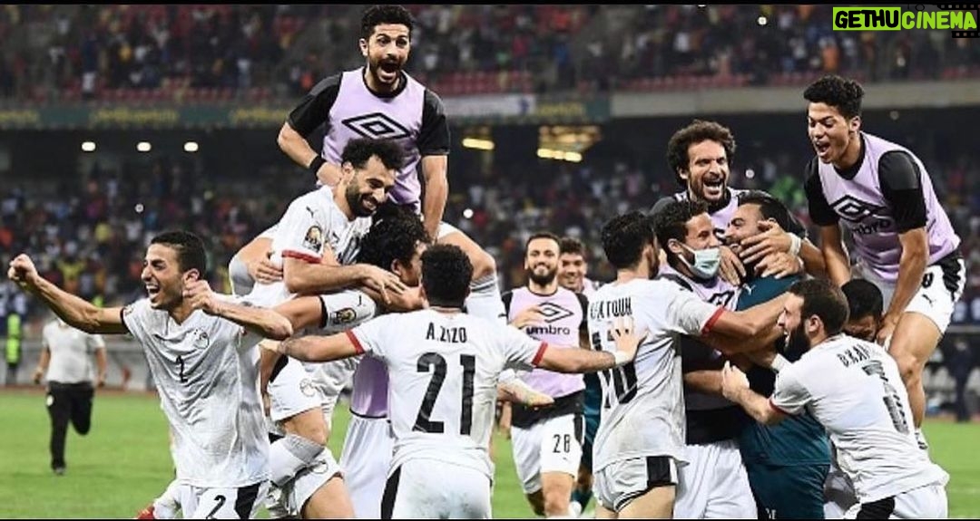 Mostafa Khater Instagram - رغم كل الضغوط صعدنا الحمد لله مبروك لمصر ام الدنيا وشكرا لكل رجاله منتخبنا علي الاداء الرجولي كل اللعيبه رجاله وقد المسئوليه ونستاهل البطوله بإذن الله 🇪🇬👊🏻