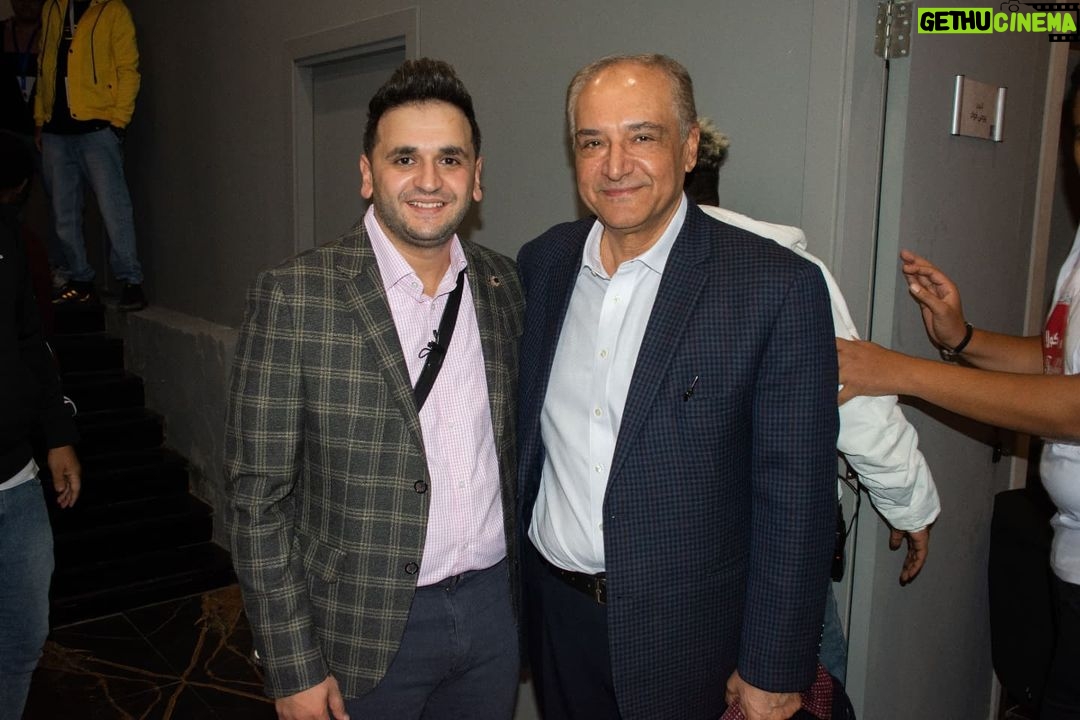 Mostafa Khater Instagram - شرفنا ونورنا امبارح السفير احمد فاروق سفير جمهورية مصر العربية لدى المملكة العربية السعودية والسفير مصطفى المنصوري سفير المملكة المغربيه لدي المملكة العربية السعودية 🇸🇦🇪🇬🇲🇦 يارب تكونوا اتبسطوا والعرض عجبكم ❤️😍 #عائلة_تس #مصطفي_خاطر #موسم_الرياض