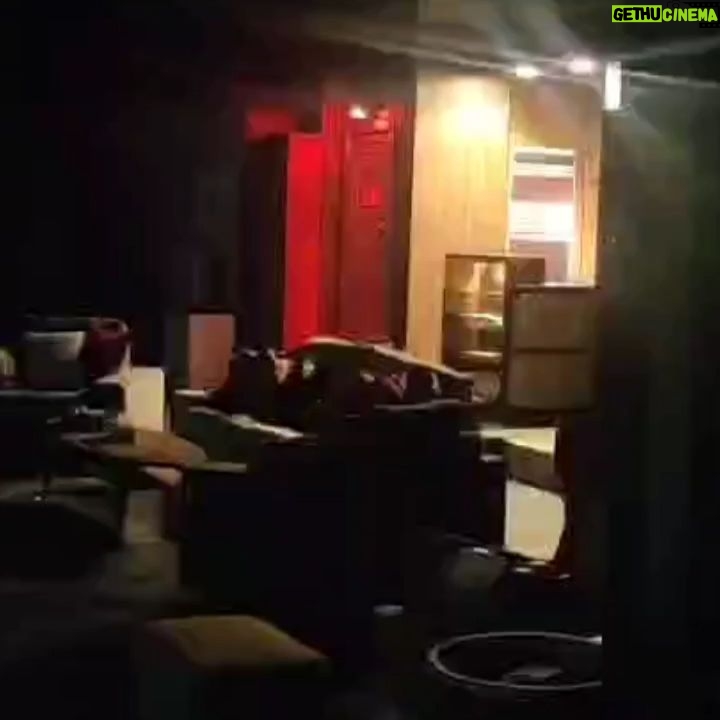 Mostafa Khater Instagram - الحمدلله رب العالمين امبارح كان افتتاح اول ليلة عرض لمسرحية #عائلة_تس اتبسطت جدا برد فعل الجمهور واتمني تكونوا اتبسطوا ❤️😍 #محمد_العلي #موسم_الرياض