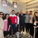 Mostafa Khater Instagram - الحمد لله وصلنا اللي مطار الملك خالد استعدادا لعرض مسرحيه عائله تس شكرا لحسن الاستقبال 😍 مستنينكم في مسرح محمد العلي يوم ١٦ نوڤمبر بإذن الله في موسم الرياض 🇸🇦🇪🇬