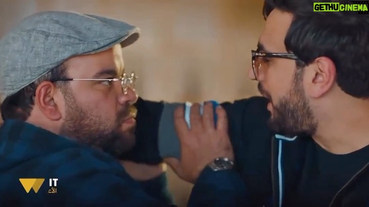 Mostafa Khater Instagram - بابا وماما في غرفة ، والبنات والاطفال في غرفه ، و انا وسهام في غرفه 😂 نورت الدنيا يا سيطا يا صديقي 😍❤️ المشهد عسل قوي 😂❤️ @mostafa_baseet مسلسل كشف مستعجل يعرض حصريا علي منصة @watchit #مسلسل_كشف_مستعجل #يوسف