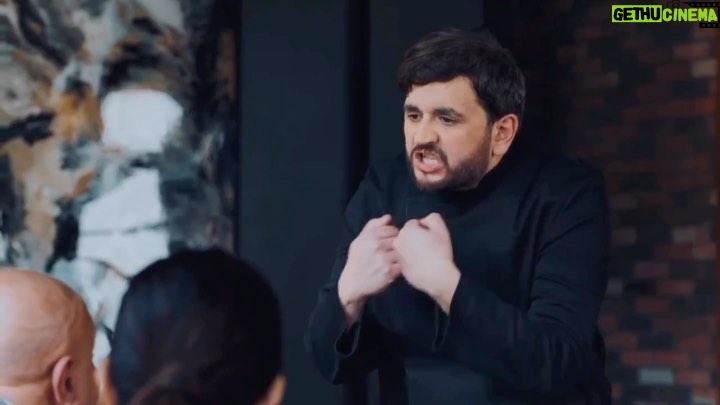 Mostafa Khater Instagram - واحد معدي جمبي عادي قبل الفطار انا : ☝🏼 #يوسف #كشف_مستعجل من اعمال @watchit الاصلية