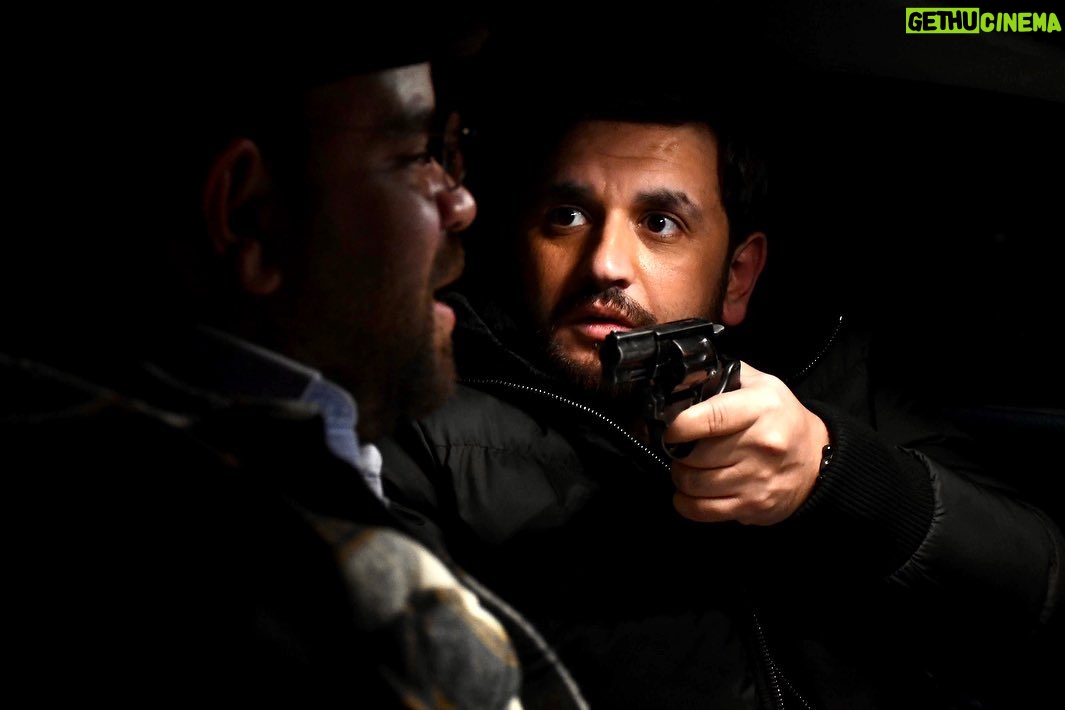 Mostafa Khater Instagram - يا تعالجني يا اقتلك 🔪 #كشف_مستعجل #يوسف بداية من اليوم اول ايام رمضان حصريا علي @watchit وكل سنه وحضراتكم طيبين وان شاء الله المسلسل يعجبكم ورمضان كريم❤️