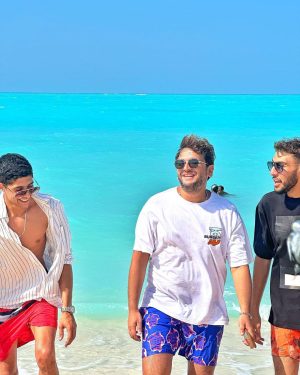 مصطفى خاطر Instagram - Summer vibes 😎⛱️