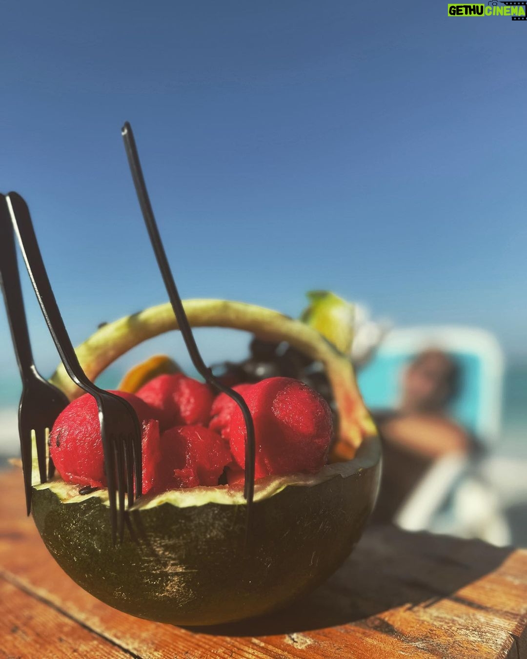 Mostafa Khater Instagram - Summer vibes☀️⛱️🍉