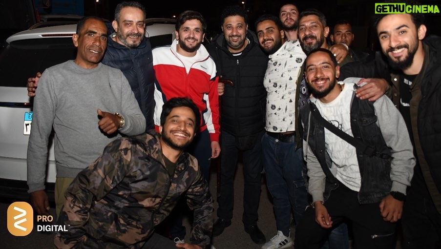 Mostafa Khater Instagram - الحمدلله فركش مسلسل #كشف_مستعجل 🔥 اولا حابب اقول اني اتبسطت جدا بالتجربه الممتعه دي مع صاحبي وصديق عمري محمد عبدالرحمن ( توتا ) الحمدلله كانت تجربه وكواليس جميله جدا ثانيا احب اشكر المخرج الجميل استاذ شادي الرملي علي شغله الجامد قوي واهتمامه بكل تفاصيل العمل وبكل العناصر ❤️ وشكر خاص للمؤلف ايهاب بليبل اللي تعب قوي عشان يكتب المسلسل ويعجبكم ❤️ ثالثا: احب اشكر كل زمايلي اللي شاركوا معانا في العمل واحب اذكرهم بالاسم استاذ محمد لطفي ، محمد علي رزق ،هنادي مهني ،اللهام وجدي، الاستاذ عزت زين والجميله مدام هناء الشوربجي شكرا ليكوا جدا جدا جدا علي تعبكم ومجهودكم وان شاء الله بالنجاح لينا كلنا رابعا : احب اشكر صديقي والمنتج الجميل كريم ابوذكري وكل كرو العمل الخاص بيه علي مجهودهم اللي بذلوه عشان المسلسل يطلع بالشكل ده ❤️ خامسا : شكرا استاذ كريم اشرف مدير التصوير علي جمال وحلاوة الصوره ❤️ وشكرا استاذ مبدي وكل مساعديك علي المجهود الكبير اللي بذلتوه ❤️ شكرا استاذ رامي دراج و الاء وكل مساعديه علي تعبهم معانا في المسلسل ❤️ شكرا استاذ محمد ابوذكري علي الموسيقي الجامده جدا اللي عجباني قوي وخصوصا تتر النهاية 😍😘 شكرا مايا البياضي الاستايلست علي زوقها العالي واختيارتها الموفقه❤️ شكرا صديقي الماكير احمد شوقي ❤️ سادسا بقي احب اشكر كل كرو العمل من اكبر واحد لاصغر واحد واخص بالذكر رجالتي اللي في ضهري دايما فؤاد وشرابيه وحماده وزعزع ومروان و وليد ووسام والمصور هاني عبد ربه تعبتكوا معايا وشكرا ليكوا ❤️ ويارب ما اكون نسيت حد 😂😂😂
