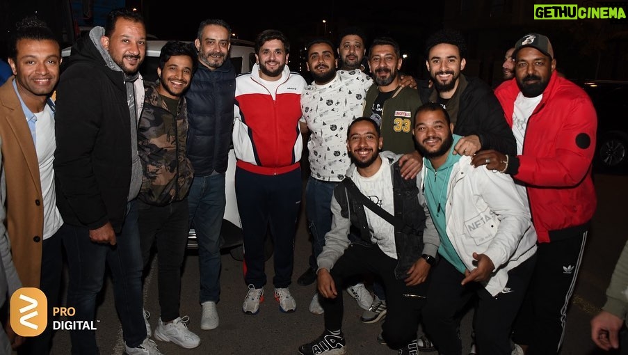 Mostafa Khater Instagram - الحمدلله فركش مسلسل #كشف_مستعجل 🔥 اولا حابب اقول اني اتبسطت جدا بالتجربه الممتعه دي مع صاحبي وصديق عمري محمد عبدالرحمن ( توتا ) الحمدلله كانت تجربه وكواليس جميله جدا ثانيا احب اشكر المخرج الجميل استاذ شادي الرملي علي شغله الجامد قوي واهتمامه بكل تفاصيل العمل وبكل العناصر ❤️ وشكر خاص للمؤلف ايهاب بليبل اللي تعب قوي عشان يكتب المسلسل ويعجبكم ❤️ ثالثا: احب اشكر كل زمايلي اللي شاركوا معانا في العمل واحب اذكرهم بالاسم استاذ محمد لطفي ، محمد علي رزق ،هنادي مهني ،اللهام وجدي، الاستاذ عزت زين والجميله مدام هناء الشوربجي شكرا ليكوا جدا جدا جدا علي تعبكم ومجهودكم وان شاء الله بالنجاح لينا كلنا رابعا : احب اشكر صديقي والمنتج الجميل كريم ابوذكري وكل كرو العمل الخاص بيه علي مجهودهم اللي بذلوه عشان المسلسل يطلع بالشكل ده ❤️ خامسا : شكرا استاذ كريم اشرف مدير التصوير علي جمال وحلاوة الصوره ❤️ وشكرا استاذ مبدي وكل مساعديك علي المجهود الكبير اللي بذلتوه ❤️ شكرا استاذ رامي دراج و الاء وكل مساعديه علي تعبهم معانا في المسلسل ❤️ شكرا استاذ محمد ابوذكري علي الموسيقي الجامده جدا اللي عجباني قوي وخصوصا تتر النهاية 😍😘 شكرا مايا البياضي الاستايلست علي زوقها العالي واختيارتها الموفقه❤️ شكرا صديقي الماكير احمد شوقي ❤️ سادسا بقي احب اشكر كل كرو العمل من اكبر واحد لاصغر واحد واخص بالذكر رجالتي اللي في ضهري دايما فؤاد وشرابيه وحماده وزعزع ومروان و وليد ووسام والمصور هاني عبد ربه تعبتكوا معايا وشكرا ليكوا ❤️ ويارب ما اكون نسيت حد 😂😂😂