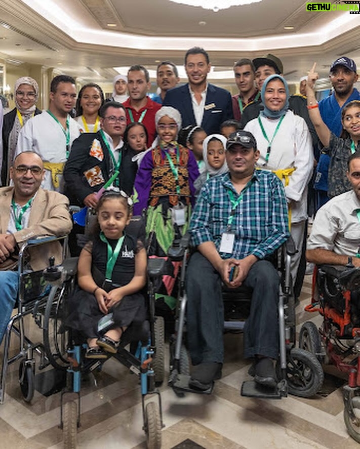 Mostafa Shaaban Instagram - نبضات تبرزها الكلمات وكلمات تخفيها النبضات ٍ وسنوات عشناها ثوان وثوان مرّت سنوات من شعر الشاعر #رضا_خضر من أبطال متحديين الاعاقه فى #مصر #جائزه_عمّار #الالهام_يتكلم_عربي