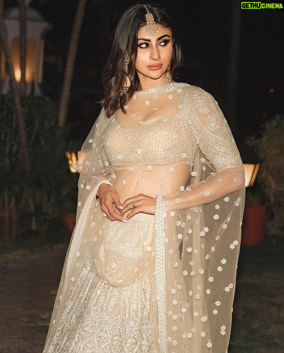 Mouni Roy Instagram - For my Sona s sangeet night ✨ • • • • Wearing - @falgunishanepeacockindia Jewellery- @sanzanyjewels Styled by- @rishika_devnani Assisted by- @stylebyvanshika Shot by- @elismitt_photography Hair by- @kimberlee9fernandes