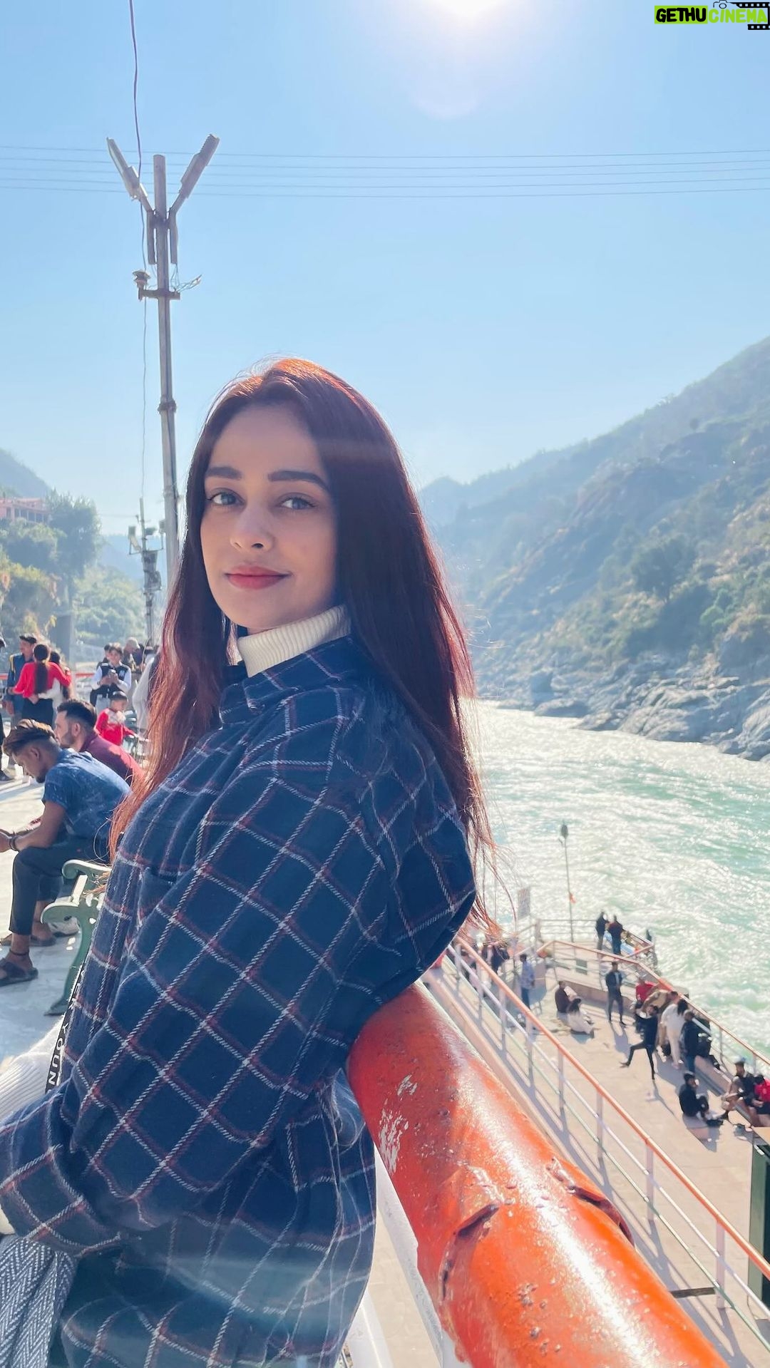 Mugdha Chaphekar Instagram - 🌻✨🏔️ Somewhere under the Blue Sky