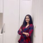 Mugdha Chaphekar Instagram – Have you played hide and seek hiding in the wardrobe? I have! 

#fun 

.
.

This gorgeous wardrobe from @spacewoodfurnishers is ♥️
@platformcreatorsentertainment