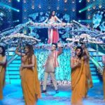 Mugdha Chaphekar Instagram – Bikhrenge mohabbat ke rang, jab manch par #Pranbir aayenge sang! Dekhiye #RishtonKiDeepavali, #KundaliBhagya mein, Tuesday, 7th November, raat 9:30 baje se, sirf #ZeeTV par aur kahin bhi, kabhi bhi @zee5shows par.
#NayeRishteyNayeKahaani #Clip

@mugdha.chaphekar 
@kaul_me