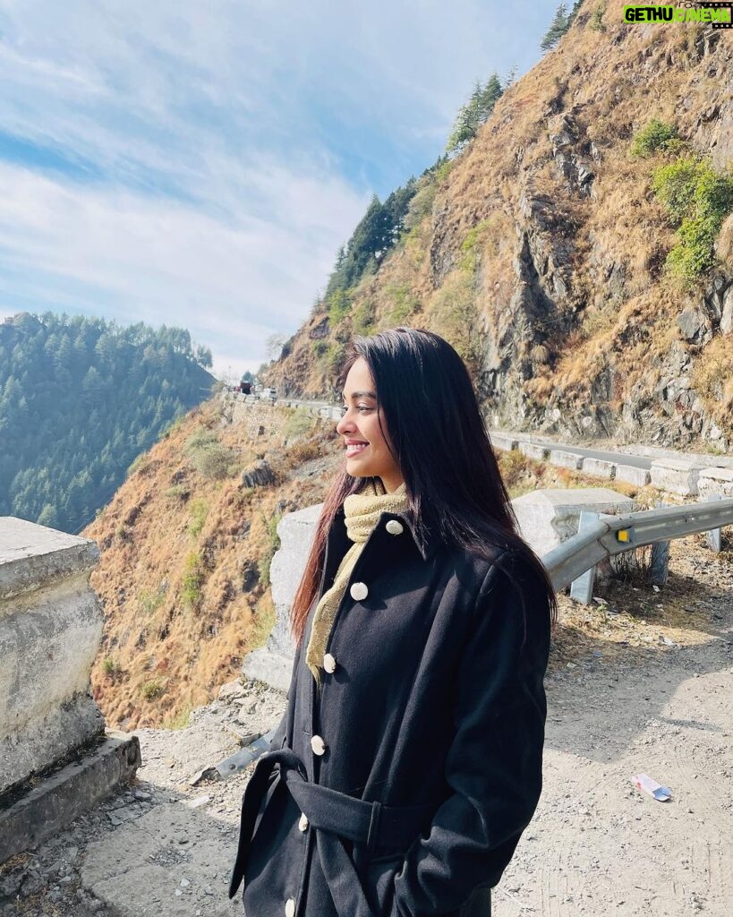 Mugdha Chaphekar Instagram - Dear Mountains, I miss you ♥