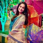 Mugdha Chaphekar Instagram - मन मेरा खींचा चला जाए तेरी ओर💚 @taisha.official @rajanimakeup_studio @imanilsharmaa x @starhouzz Kanpur, Uttar Pradesh