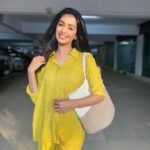 Mugdha Chaphekar Instagram – SunnyVaar ☀️💛

#nofilter 

@styling.your.soul 
 @nore21_in
@socialpinnaclepr

📸 @pooja__saw___mahi 🫶 Mumbai, Maharashtra