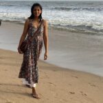Mugdha Godse Instagram – Continuing new found Ritual to visit juhu beach…. 
My Master made me fall in love with the place again… ❤️❤️❤️
#gratitude #tarneivji #love #mumbai #city #life #happiness #majormissing #bellymaster #silence #joy JW Marriott Mumbai Juhu