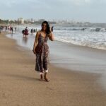 Mugdha Godse Instagram – Continuing new found Ritual to visit juhu beach…. 
My Master made me fall in love with the place again… ❤️❤️❤️
#gratitude #tarneivji #love #mumbai #city #life #happiness #majormissing #bellymaster #silence #joy JW Marriott Mumbai Juhu