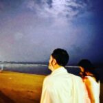 Mugdha Godse Instagram - Life has become a beautiful painting, a piece of Fine Art with His’ Eternal Grace with me… forever in Gratitude 🙏🏽🙏🏽🙏🏽 Early morning walks With The Lord & The Master Himself ❤️❤️❤️ My Dearest ‘Taranji…’ 🙏🏽🙏🏽🙏🏽 His magnificent Grace under the bright full moon, at Juhu Beach, Mumbai! early morning vibes! 🌹🌹🌹 Blessed 🌺🌺🌺 Thank you @hemantjkhendilwal for capturing the moment 😍 With our Sangat Family 🙏🏽🙏🏽🙏🏽 #tarneivji #bellymaster #mumbai #juhubeach #gratitude #love #grace #joy #peace #love #happiness