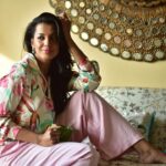 Mugdha Godse Instagram - Coffee Time 🪷☕️ Photo @mayurshedgephotography Styling @gentleman_gaga Hair @sunitakedare #Workmode #gratitude #fashion #love #photoshoot Mumbai, Maharashtra
