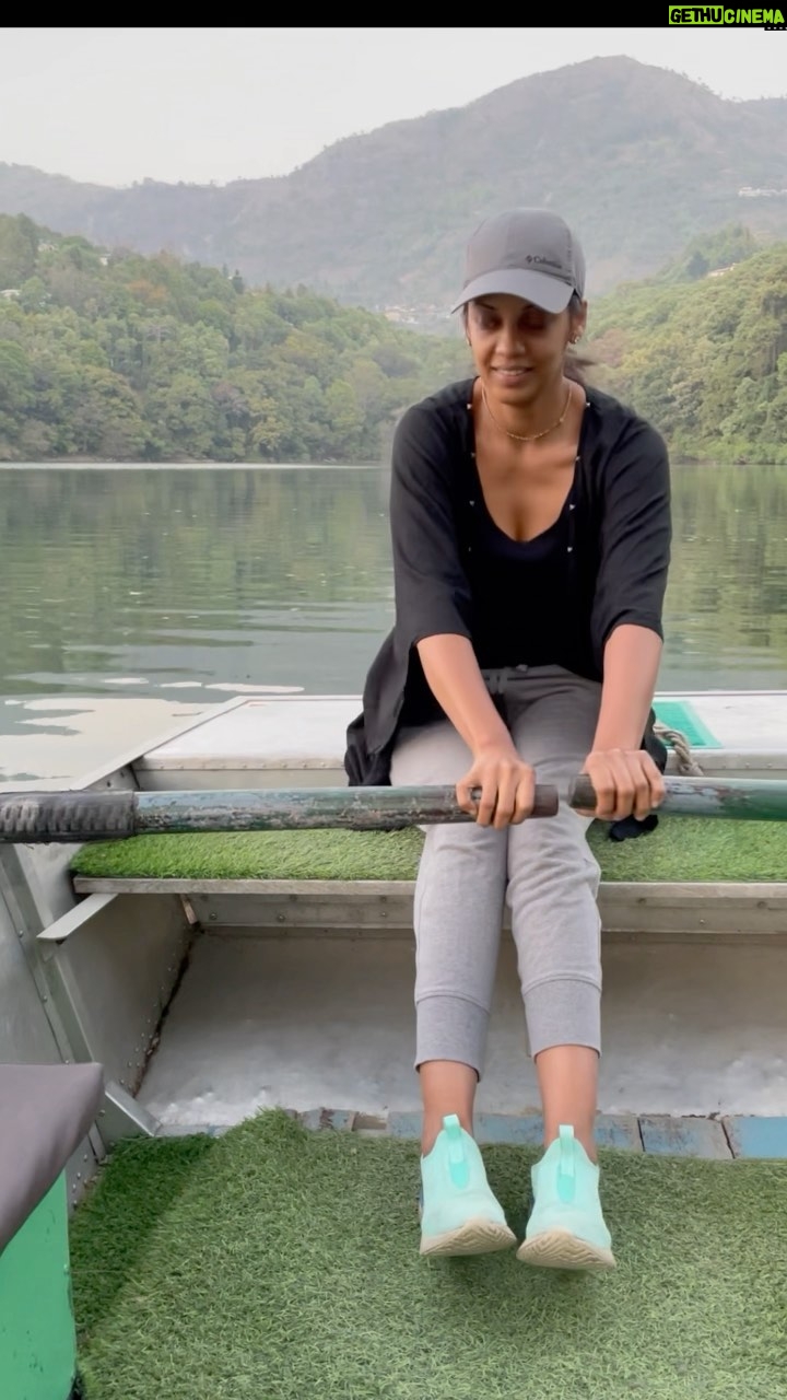 Mugdha Godse Instagram - This song was playing in my head while rowing π How well that young boy was rowing and look at me ππ€£ Chalo Try toh kiya π New adventure #naukuchiatal #nature #fun #lake #uttarakhand #india #incredibleindia #beauty #love #silence #happiness Naukuchiatal - The Nine Cornered Lake