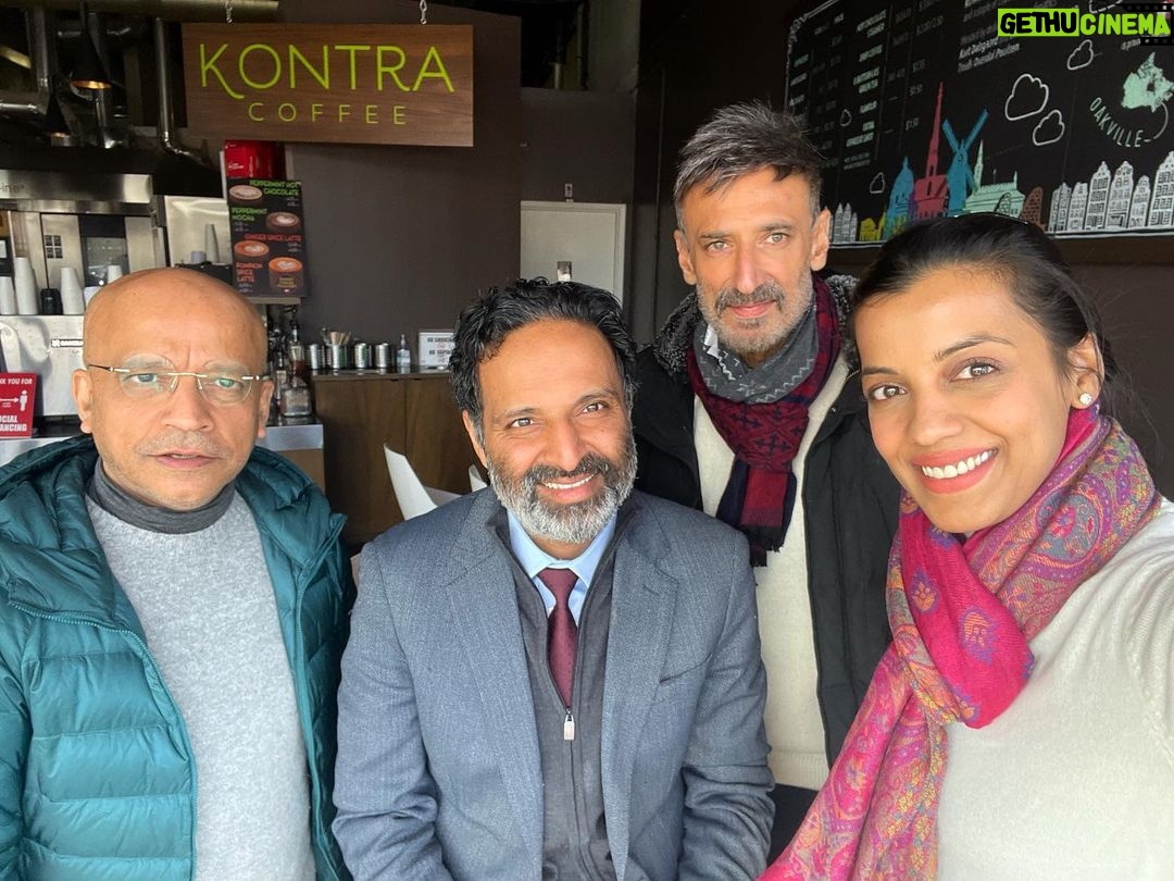 Mugdha Godse Instagram - Blessed… ❤️❤️❤️ To be in His’ presence again… My Beloved Master Tarneiv ji’ 🙏🏽🙏🏽🙏🏽 Always in Gratitude 🌺🌺🌺 Happy faces @rahuldevofficial & Happy birthday to @hemantjkhendilwal #tarneivji #gratitude #love #master #spiritualmaster #silebce #be #canada#Toronto #happiness #thankful Oakville, Ontario