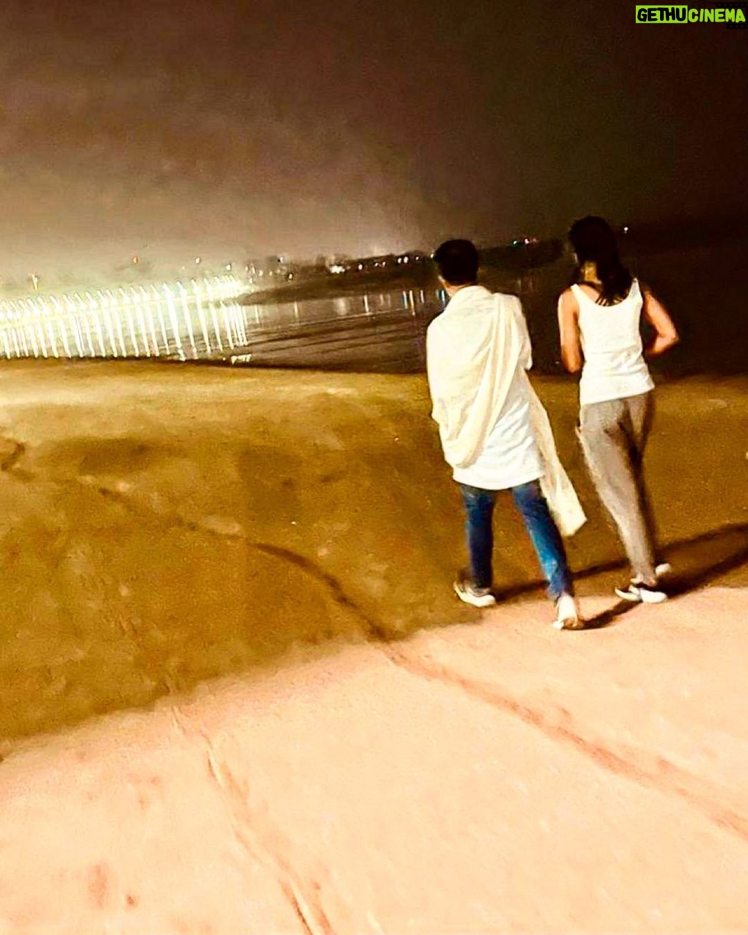 Mugdha Godse Instagram - Life has become a beautiful painting, a piece of Fine Art with Hisβ Eternal Grace with meβ¦ forever in Gratitude ππ½ππ½ππ½ Early morning walks With The Lord & The Master Himself β€οΈβ€οΈβ€οΈ My Dearest βTaranjiβ¦β ππ½ππ½ππ½ His magnificent Grace under the bright full moon, at Juhu Beach, Mumbai! early morning vibes! πΉπΉπΉ Blessed πΊπΊπΊ Thank you @hemantjkhendilwal for capturing the moment π With our Sangat Family ππ½ππ½ππ½ #tarneivji #bellymaster #mumbai #juhubeach #gratitude #love #grace #joy #peace #love #happiness
