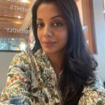 Mugdha Godse Instagram - At my fav cafe in mumbai @fabcafe.in #cappuccino with almond milk Loving it … 😍 #cafe #coffee #love #happiness #metime #mumbai #india #gratitude #thankful Fab Cafe Vile Parle