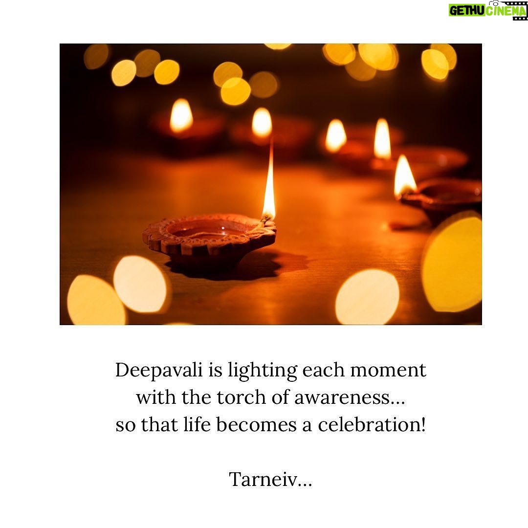 Mugdha Godse Instagram - Happy Deepavali ✨✨✨ So Very Blessed to have Thy shining guiding light in our lives 💫💫💫 #bellymaster #tarneivji #happydiwali #celebrations #diwali #joy #light #peace #love #gratitude #guide #guru #teacher #forever #chanting #mantra #melody #yoga #yogi #poet #magical #miraculous #divine #blessing #blessed #forever #awareness